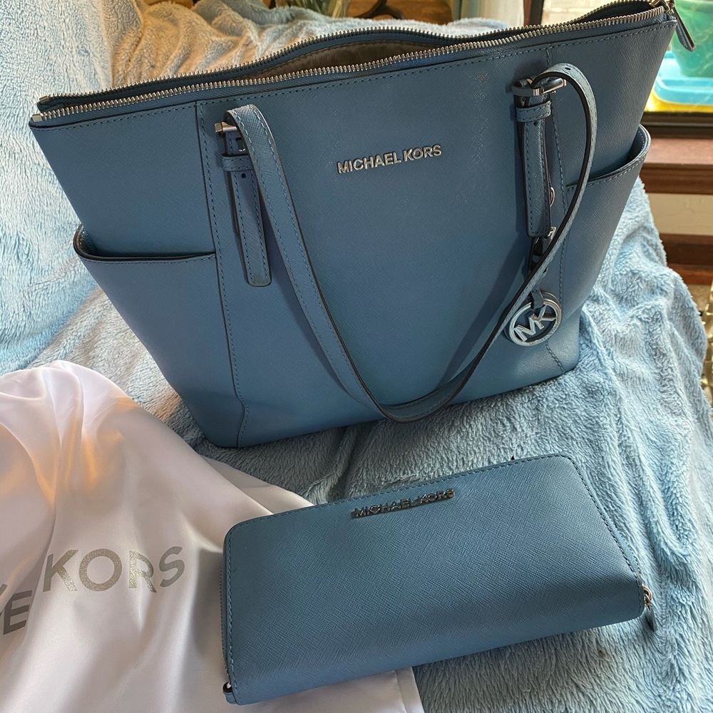 Michael Kors purse and wallet set